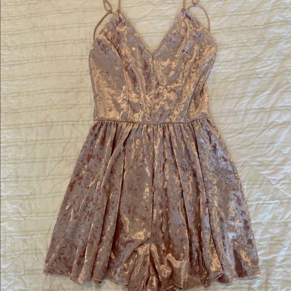 LA Hearts Women’s Pink Velvet‎ Romper SIZE XS Party Holiday Special Occassions